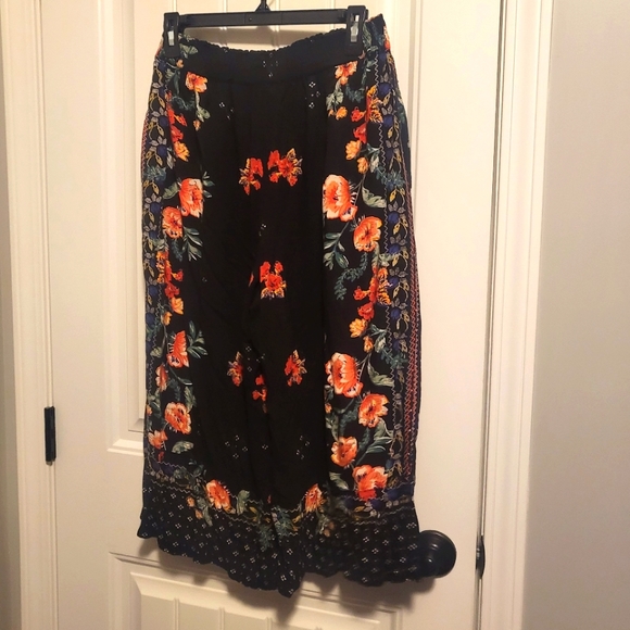 Angie, L, red black - Picture 1 of 7